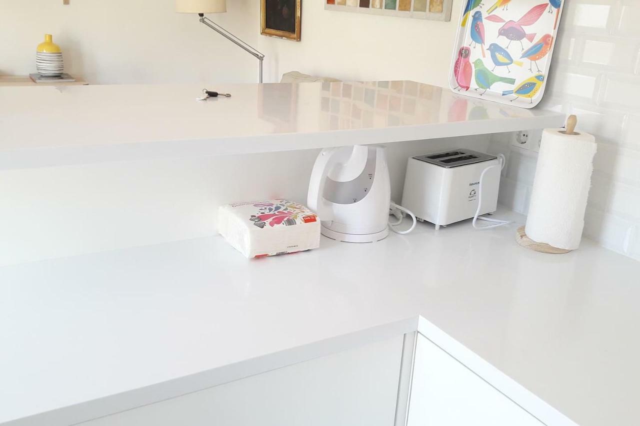 Modern Cosy Flat With Terrace In Campo De Ourique. Apartment Lisbon Luaran gambar
