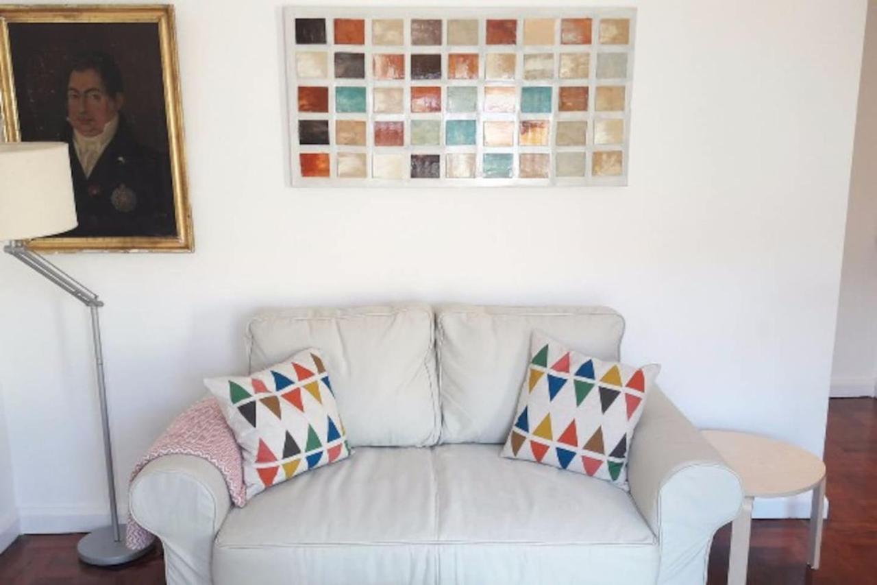Modern Cosy Flat With Terrace In Campo De Ourique. Apartment Lisbon Luaran gambar